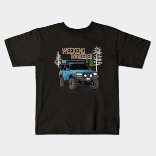 Toyota Land Cruiser Weekend Wanderer - Pacific Ocean Blue Toyota Land Cruiser for Outdoor Enthusiasts Kids T-Shirt